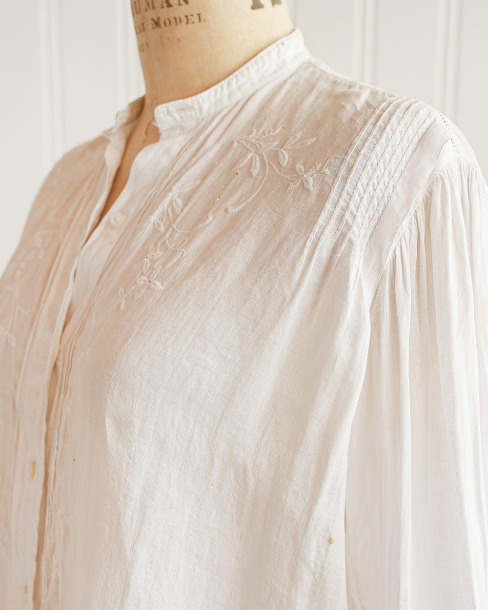 1920s White Cotton Pintuck Embroidered Blouse