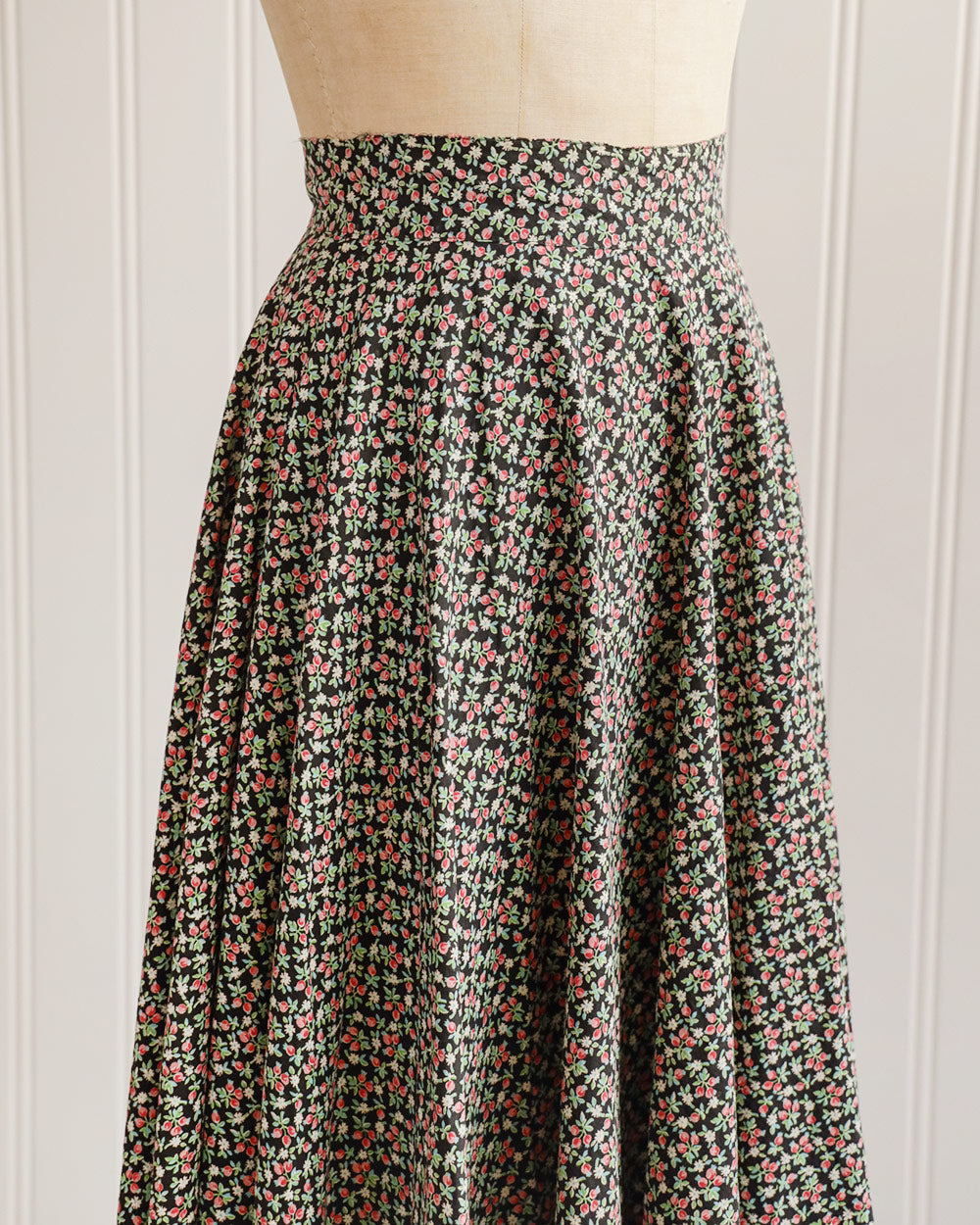 1950s Black Floral Print A-Line Skirt