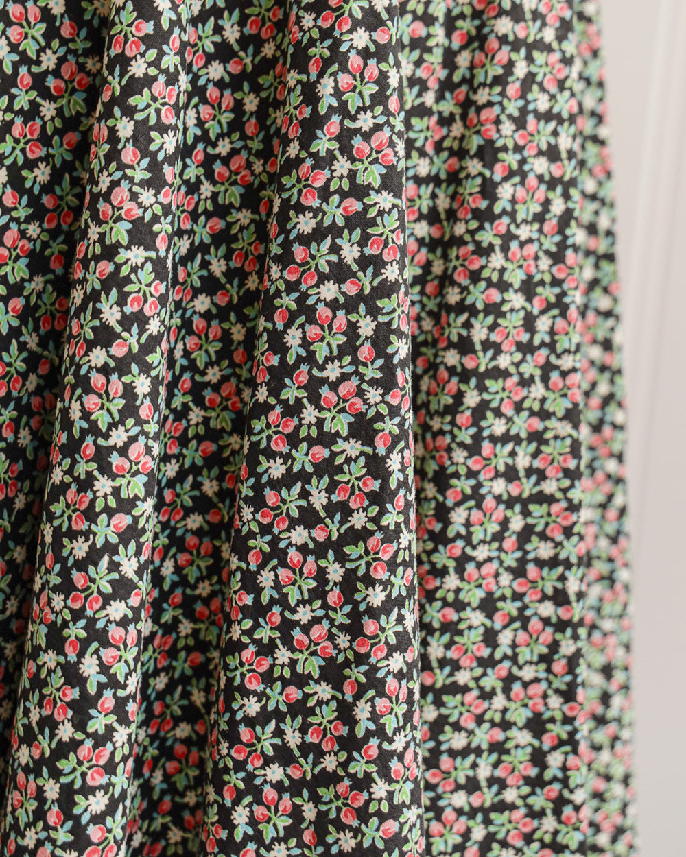 1950s Black Floral Print A-Line Skirt