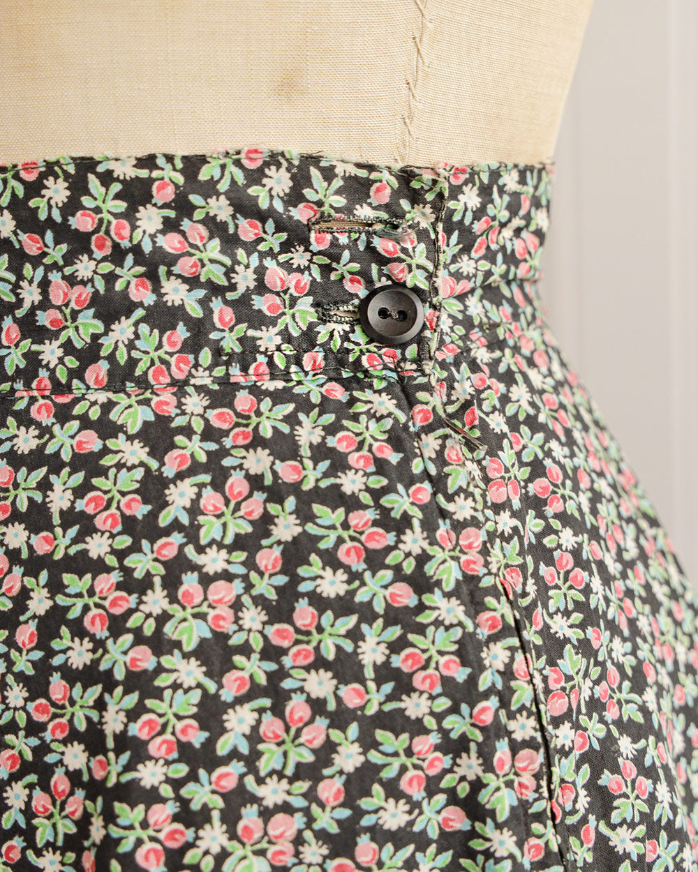 1950s Black Floral Print A-Line Skirt