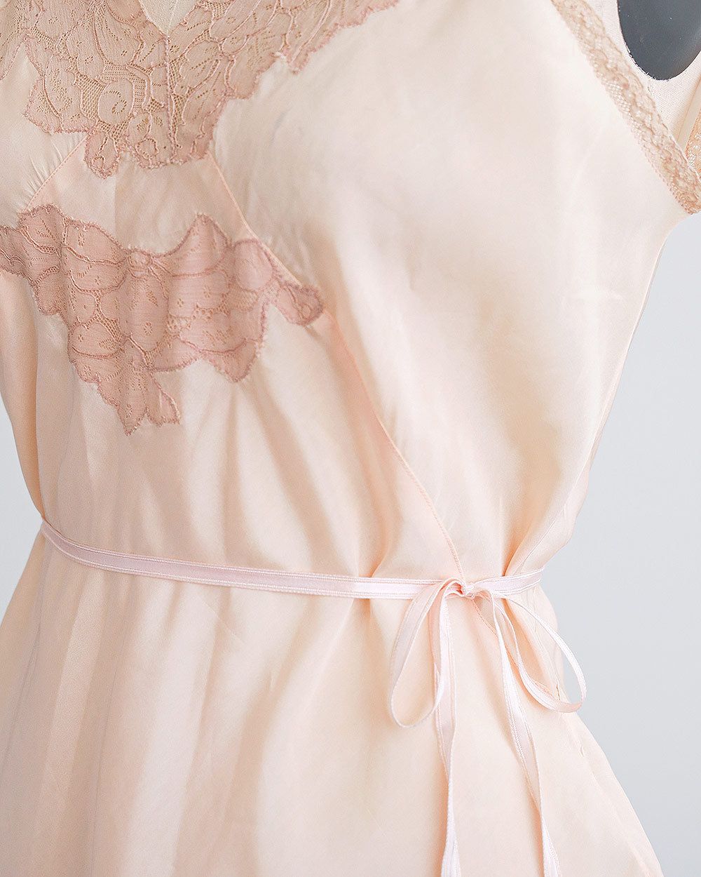 1930s Peachy Pink Silk Lace Insert Top