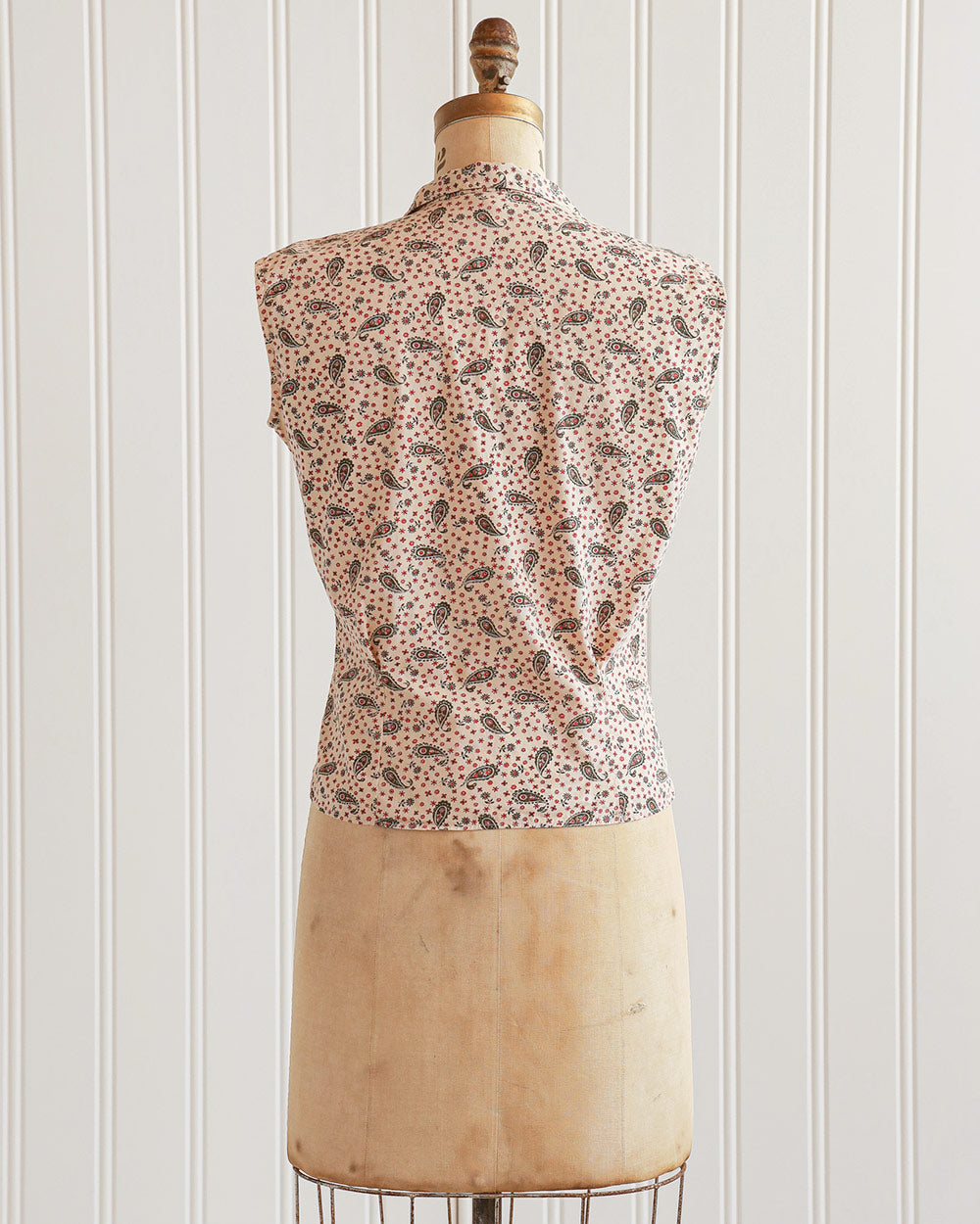 1960s Red Paisley Sleeveless Shell Top