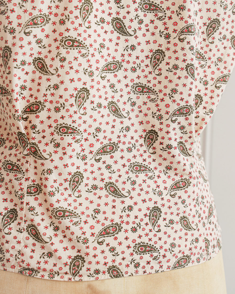 1960s Red Paisley Sleeveless Shell Top