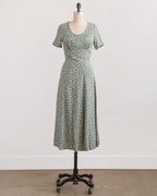 Saliegroene rayon midi-jurk met bloemen